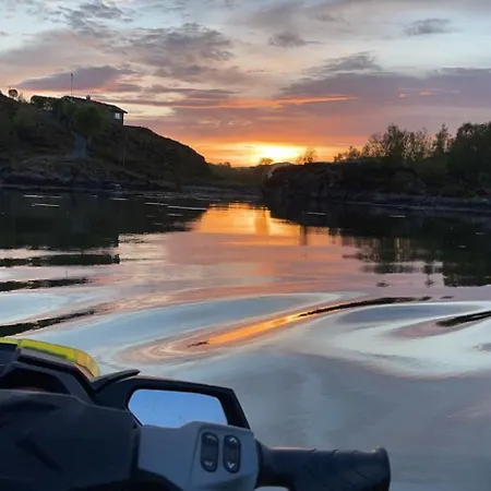 Jacuzzi, Utekjokken Og Sjoutsikt I Hel Ved Sjoen *
