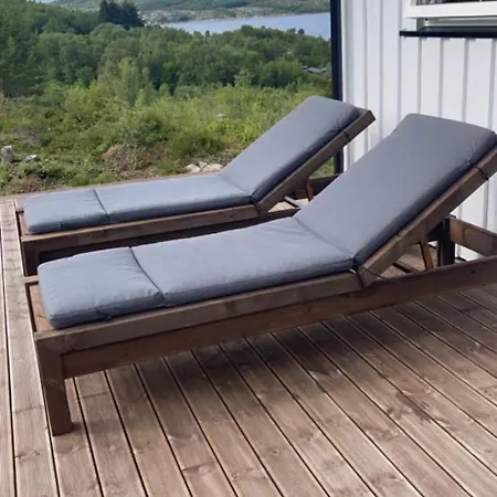 Semesterbostad Jacuzzi, Utekjokken Og Sjoutsikt I Hel Ved Sjoen Hitra