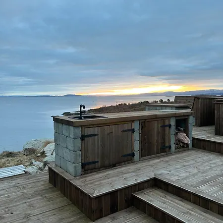 Semesterbostad Jacuzzi, Utekjokken Og Sjoutsikt I Hel Ved Sjoen